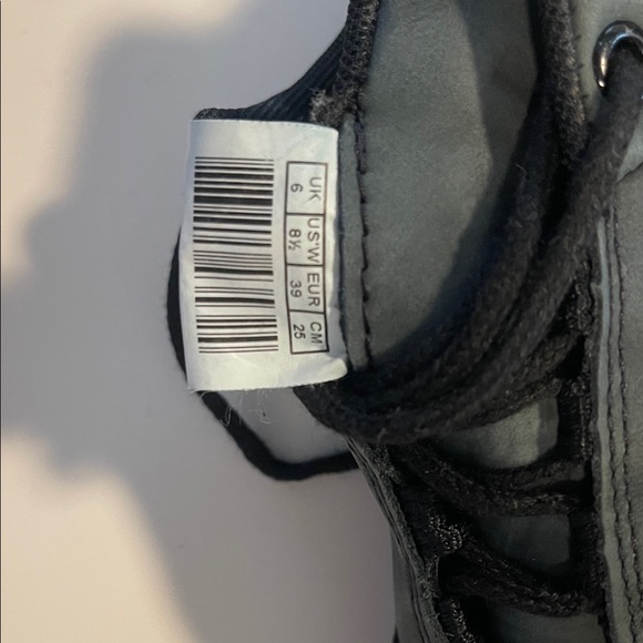 Puma Black and Gray Shoes with dark Pink  under black lace - Picture 7 of 11